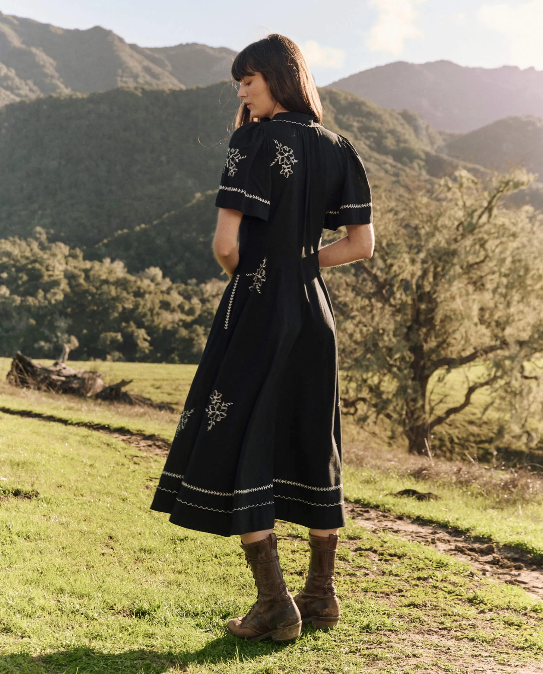 The Bridge Dress with Hanky Embroidered. -- Black